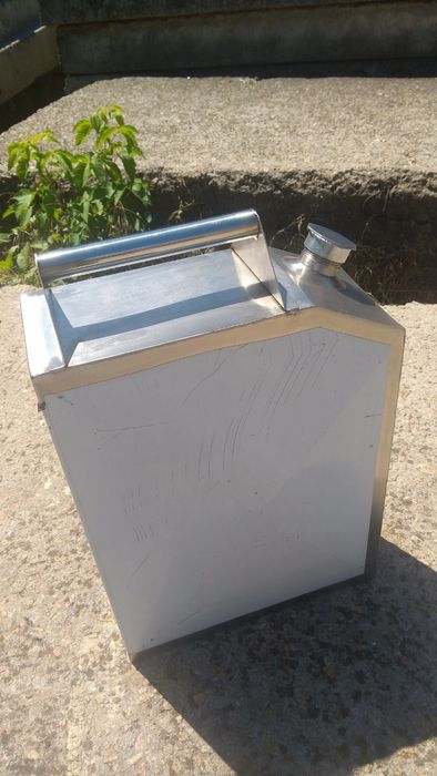 Каністри з нержавіючої сталі aisi 201