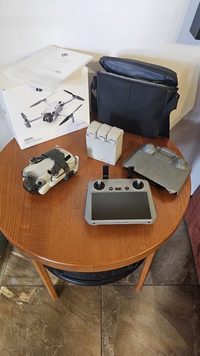 Dron Dji mini 4 pro fly more combo + oslona przeciwsłoneczna