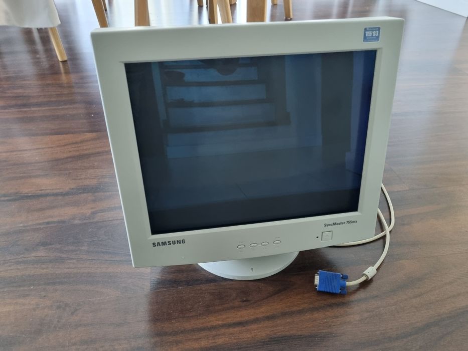Monitor CRT 17 cali Samsung SyncMaster 755DFX
