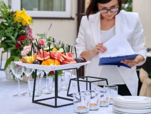 Apoio a Eventos e Festas Privadas (Servir, Arrumar e Organizar)