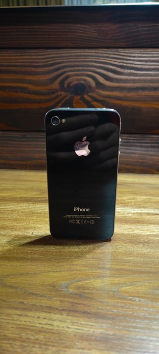 iPhone 4 в хорошем состоянии