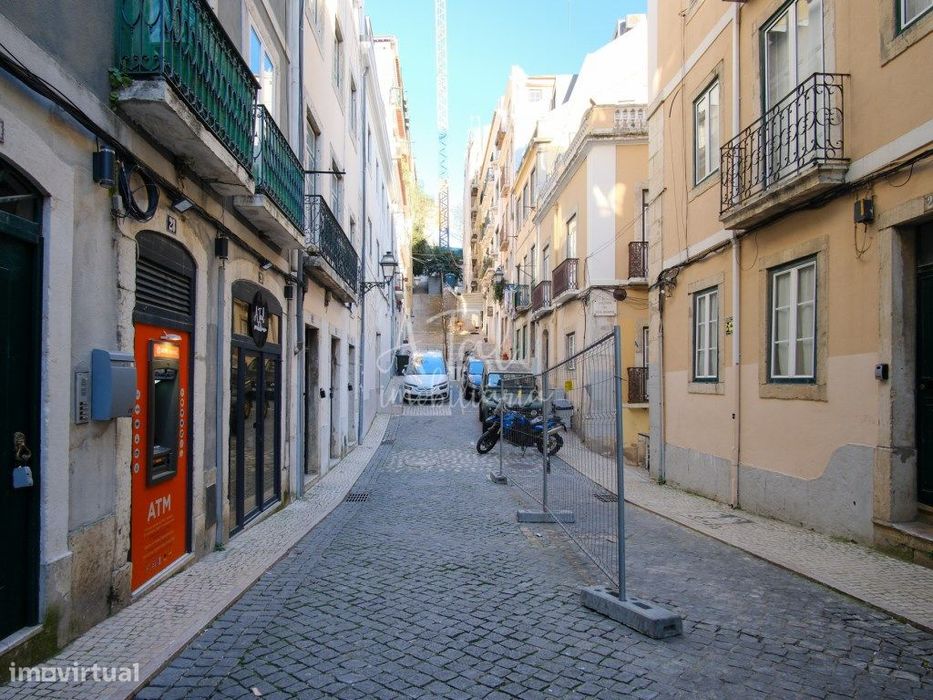 Apartamento T3 com Licença de Alojamento Local e Terrço - Lisboa