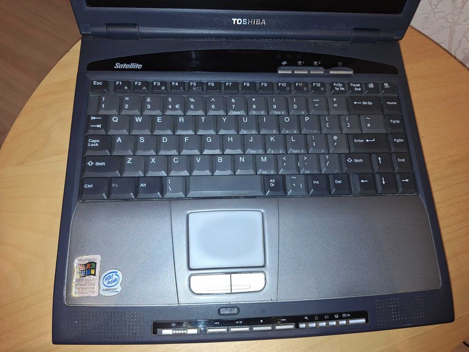 Komputer TOSHIBA Satellite S1800‑554 + stacja dyskietek 3,5" – KLASYK