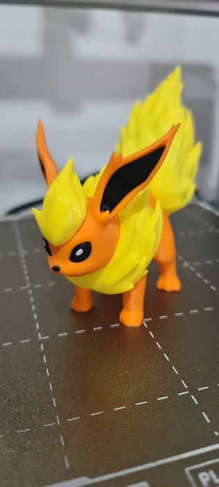 Pokemon Flareon cerca de 15cm