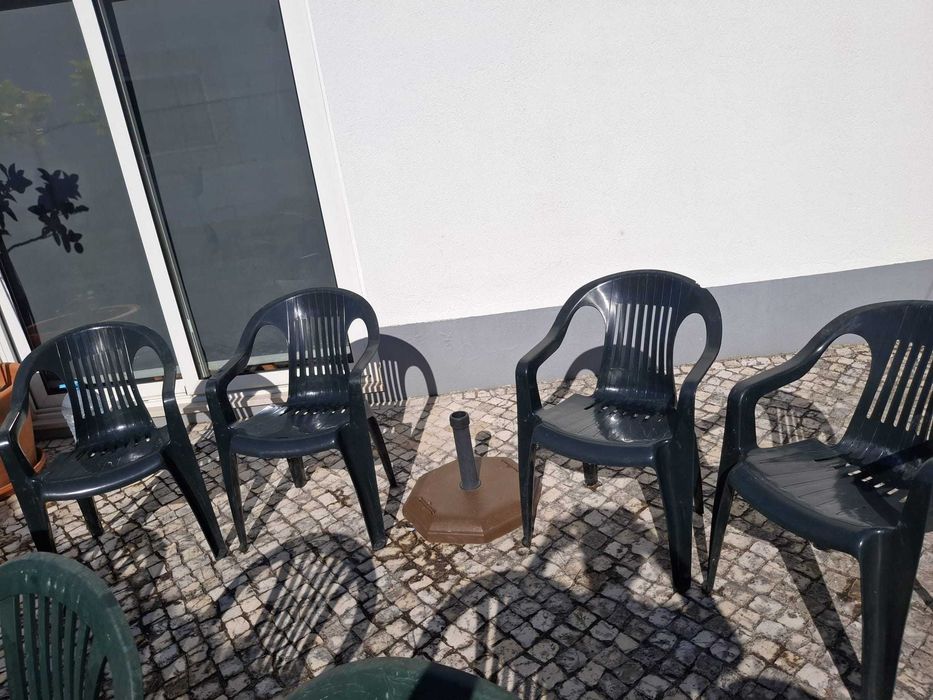 Cadeiras de resina c/braços