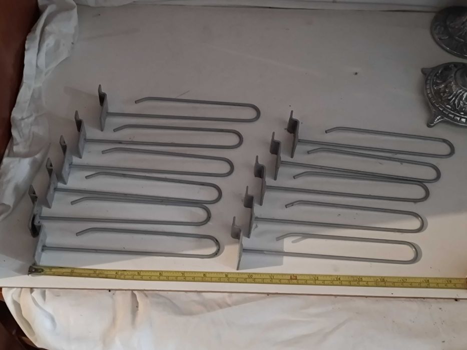 19 Cabides expositores metálicos de Roupa