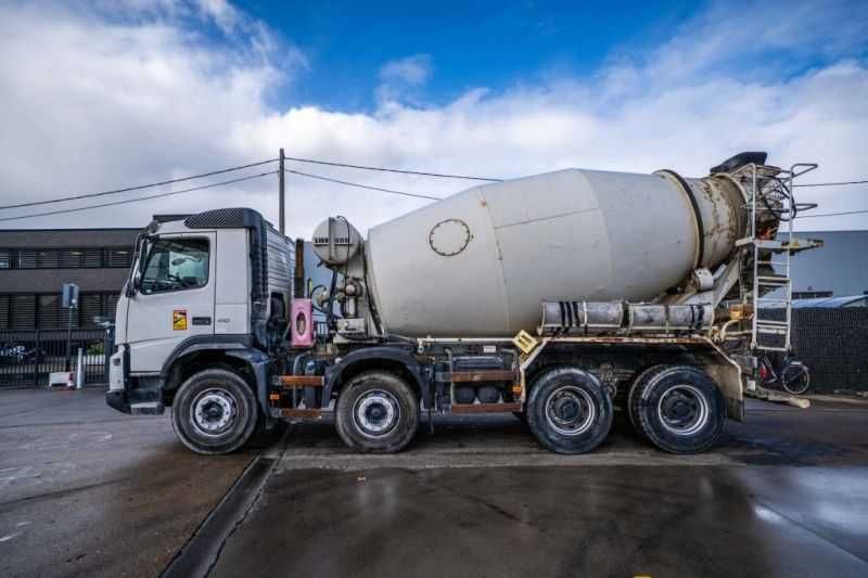 Грузовий автомобіль VOLVO FMX 410 BB+LIEBHERR 9m3