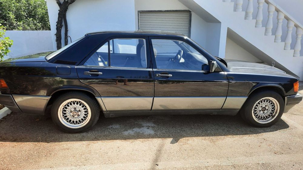 Mercedes 190 no Algarve