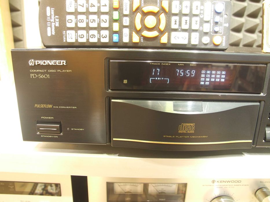 CD програвач Pioneer PD-S601. Мануал. Без передплати