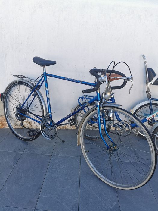 Bicicleta estilo choper