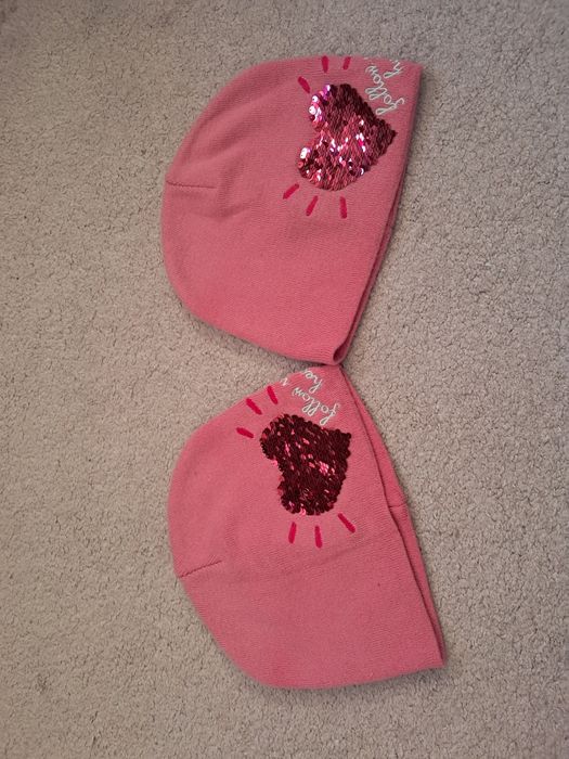 Демисезонная шапка,можно для двойни