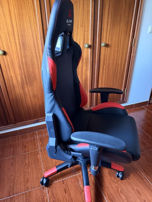 Cadeira Gaming Alpha Gamer (Preto/Vermelho) | Ergonómica e Reclinável