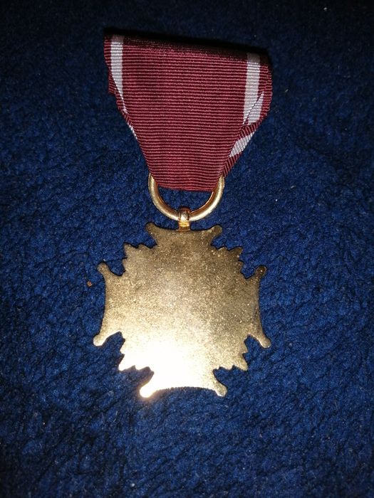 Medal złoty krzyż zasługi PRL order
