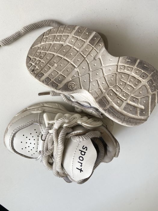 Кросівки осінь весна 23 р