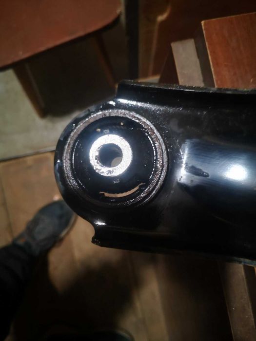 рычаг передний Nissan Leaf