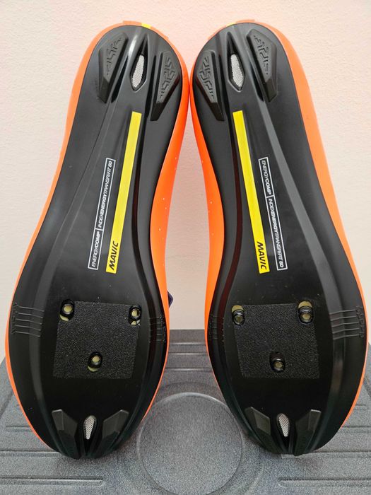 Sapatos AGU / Mavic / Scott nº42 (Novos)