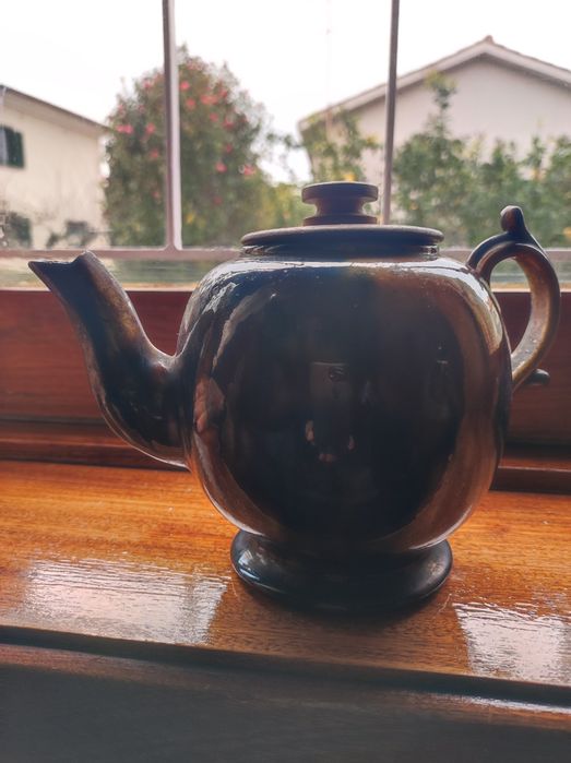 Bule antigo em faiança