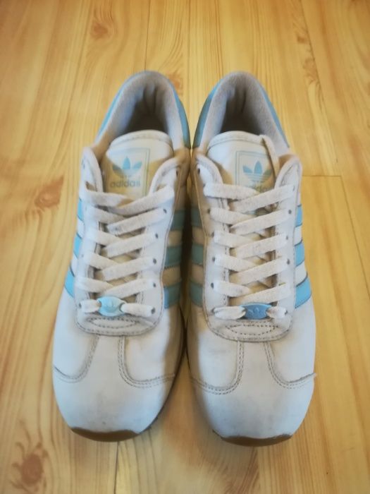 Sprzedam Obuwie Sportowe Firmy Adidas