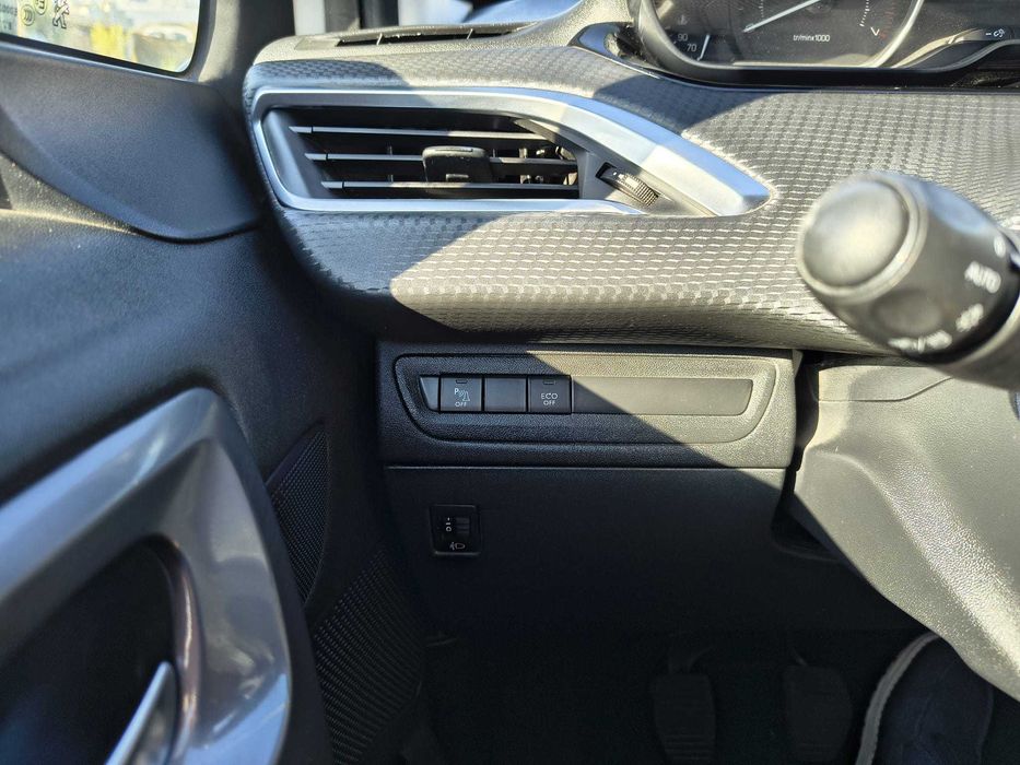 Peugeot 2008 — fotografia 7