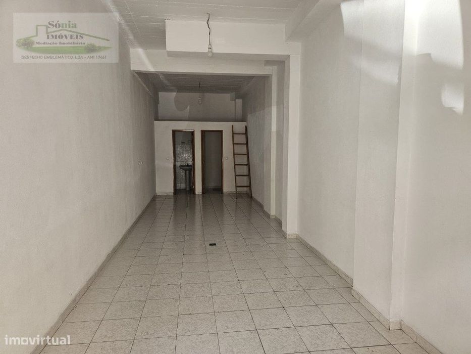 Garagem Para Venda No Monte Abraão