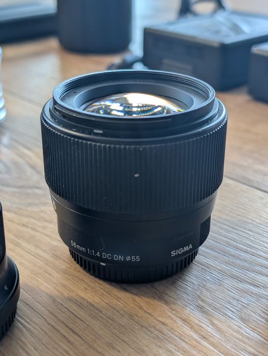 Obiektyw Sigma 56 mm f/1.4 moc. MFT m43