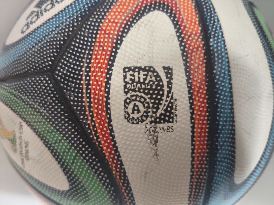 Piłka Adidas Brazuca Meczowa