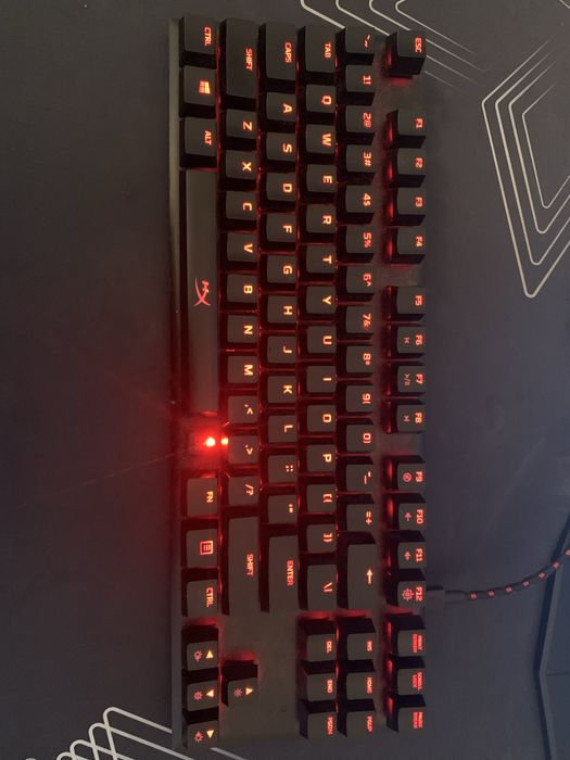 HyperX Alloy FPS – Mecânico, ótimo estado (falta apenas a tecla Alt)