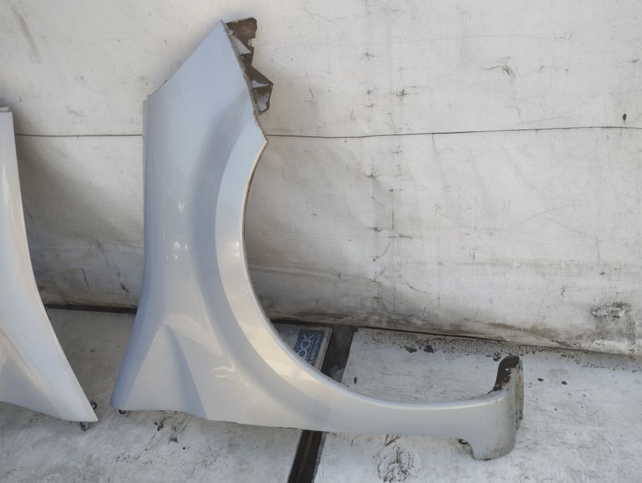 Renault Modus błotnik przedni  prawy NV632