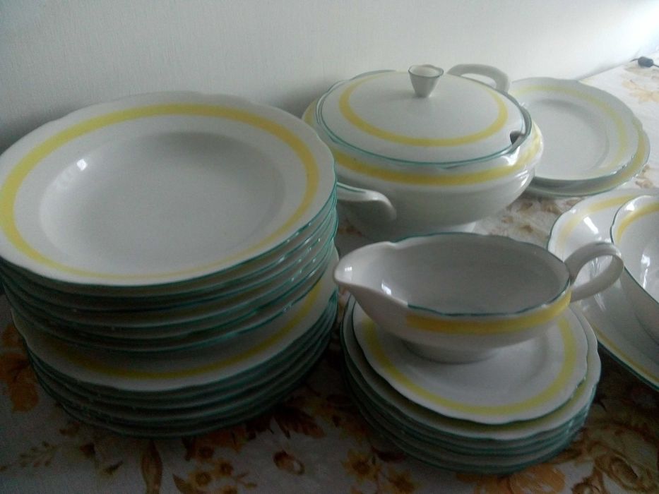 Ćmielów PRL serwis talerze porcelana zastawa Feston lata 70-te