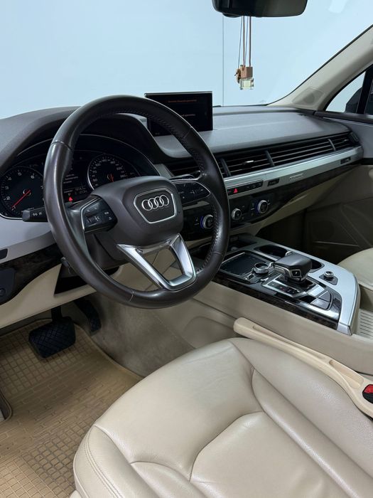 Продам Audi Q7 2018