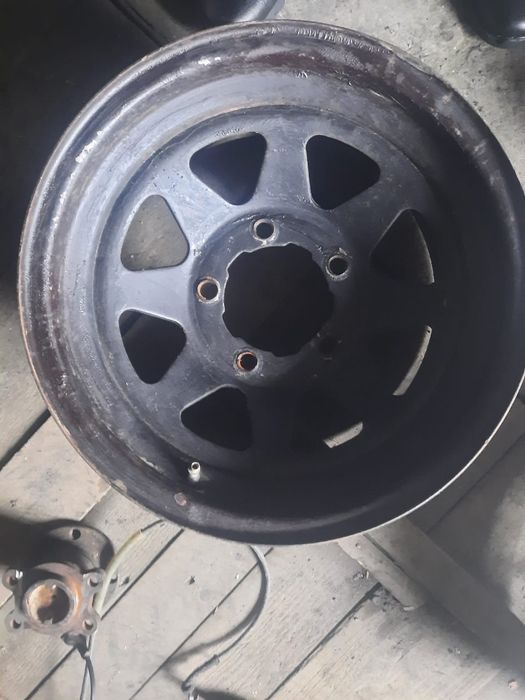 Продам диски на ниву уваз