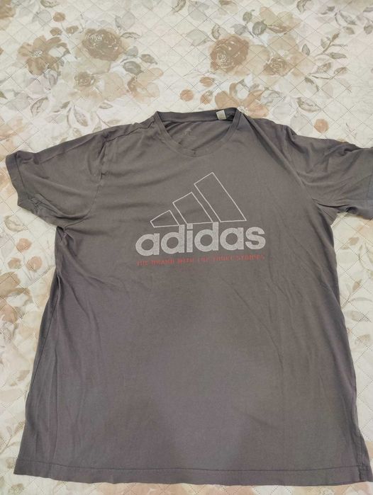 T-shirt Adidas tam. XL em excelente estado
