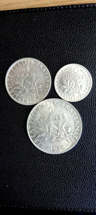 Срібні монети Франції  50с,1ф,2ф