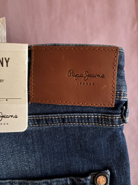 Wyprzedaż spodnie męskie Pepe Jeans.