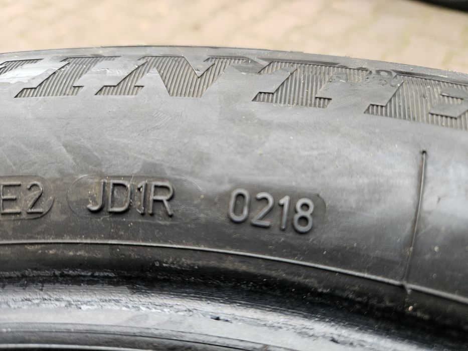 Opony Zimowe Dunlop RunFlat 215.55.18