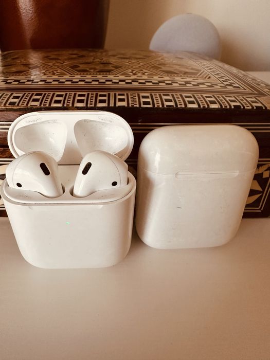 AirPods 2ª Geração Originais + 2 Caixas (1 Wireless) — 45€