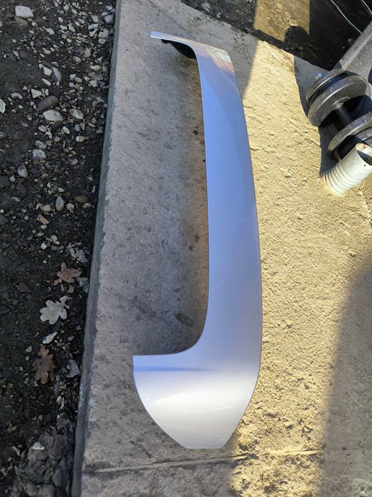 Продам задній спойлер на ford fiesta mk7 2010 рік