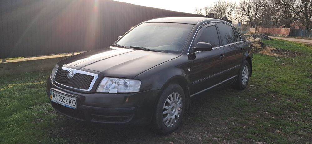 Шкода Супер Б 2004г 1,8 т бензин