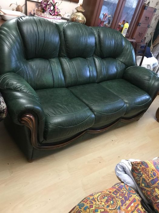 Шкіряний розкладний деван та кресло