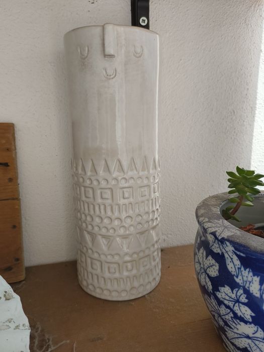 Jarra étnica em cerâmica