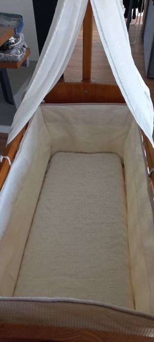 Berço em madeira recem nascido