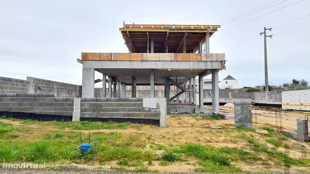 Venda - Moradia Nossa Senhora do Pópulo, Coto e São Gregório (Coto)
