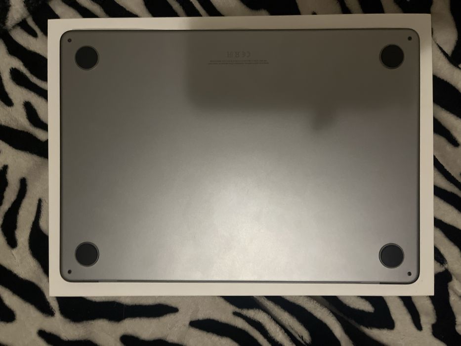 MacBook Air M2 13,6p