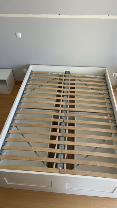 Cama ikea Brimnes com 4 gavetas