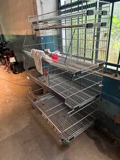 Kosze sklepowe, regały  sklepowe koszowe na kółkach