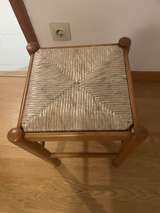 Mesa de Cozinha com 4 Cadeiras e 2 Bancos