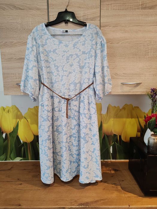 Niebieska śliczna sukienka Pep&Co ok 48/50 poliester/elastan kwiaty