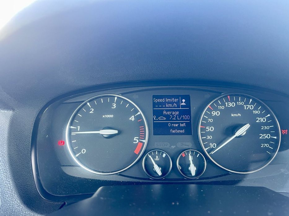 Рено Лагуна 3модель 2010р універсал пригнана з Європи