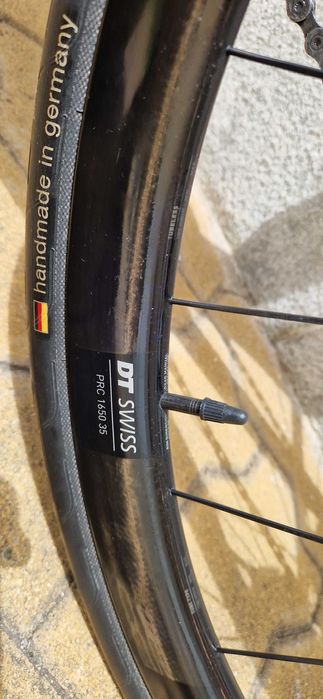 Bike KTM Revelator Alto Elite F12 com rodas carbono