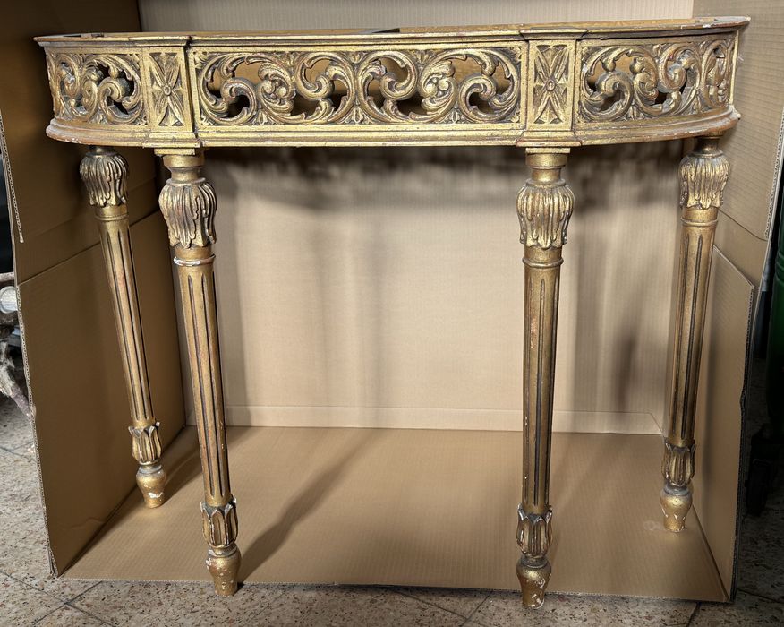 Mesa de centro e consola clássicas (Decoradora das Avenidas)